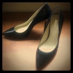 BCBG classic black pumps